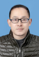 洪露 照片