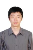 李震 照片