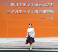 梁艳霞 照片