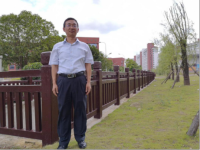余龙生 照片