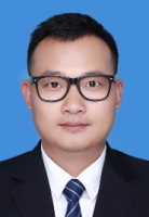谌俊 照片