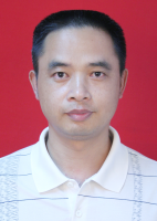 何余湧 照片
