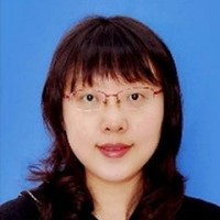 熊英 照片