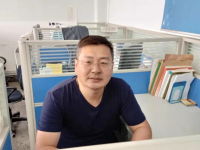 支歆 照片