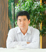 王宏伟 照片