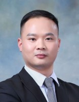 刘卓 照片