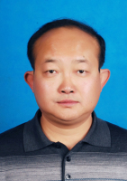 王刚 照片
