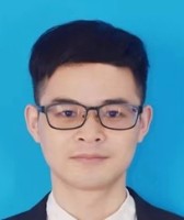 李游 照片