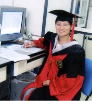 李艳彩 照片