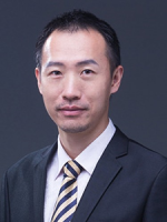 方立 照片