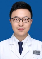 梁超 照片
