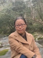 曾咏梅 照片