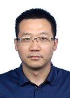 潘雄 照片