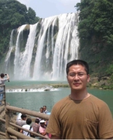 杨明生 照片