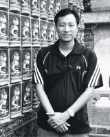 陈巍 照片