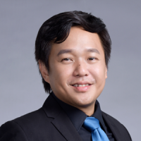 何俊龙 照片