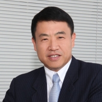 鲁春 照片