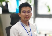 朱金龙 照片