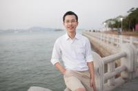 何江 照片