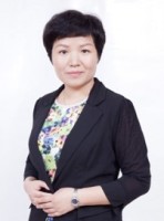 李梅 照片