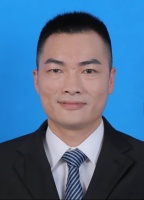 陆少游 照片