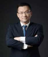 方兴 照片