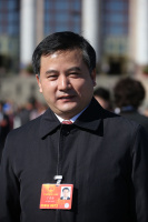 丁荣余 照片