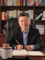 卜宇 照片