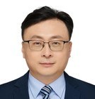程亮 照片