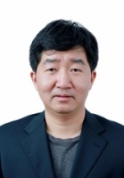 邓三鸿 照片