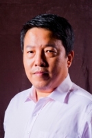 顾江 照片