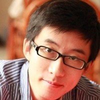 何平 照片