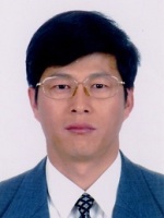 瞿裕忠 照片