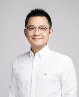 刘嘉 照片