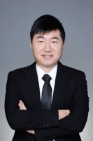 吕伟 照片