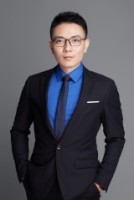 石进 照片