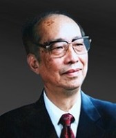 伍荣生 照片