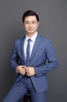 吴志远 照片