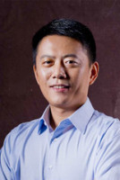 王兵 照片