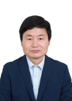 严仁群 照片