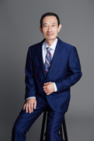 叶鹰 照片