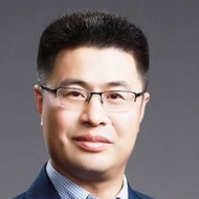 闫世成 照片