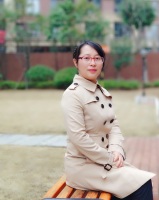 贺明明 照片