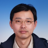 虞龙 照片