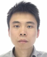 何成 照片