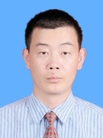 王辉 照片