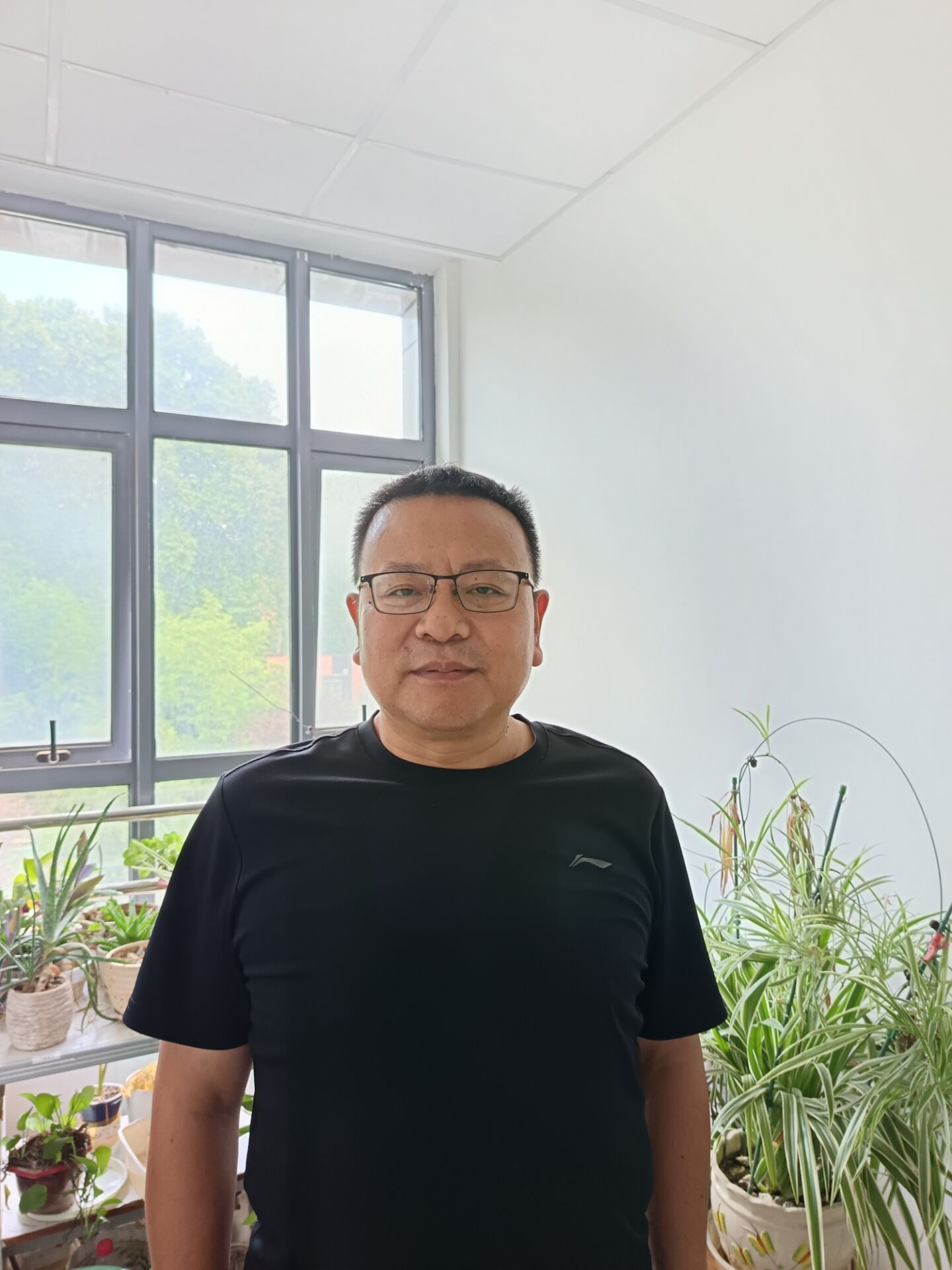 何煦岚 照片