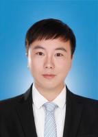 李龙龙 照片