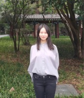 高灵萱 照片