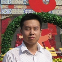 何伟 照片